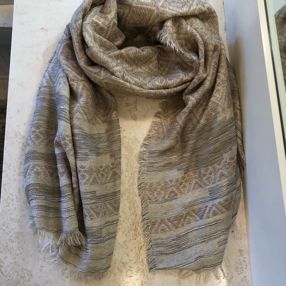 Taupe Tan Gray Large Textured Scarf NEW - Picture 2 of 6